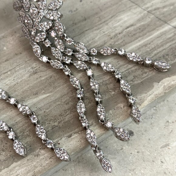 NEW~ Anthropologie SHASHI "Fleurir Drop" Pavé Crystal Fringe & Flower Earrings - Picture 8 of 15